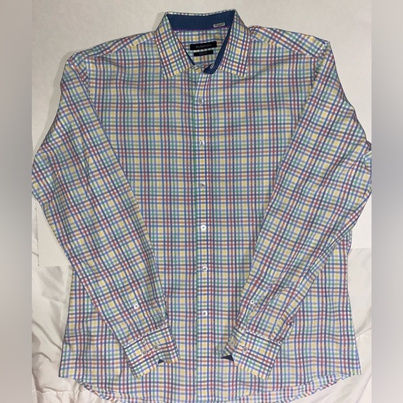 Bugatchi Men’s button down shaped fit - size medium - Picture 2 of 5